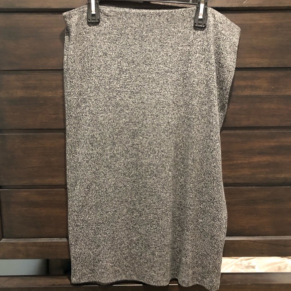 Old Navy Jersey Knit Midi Pencil Skirt - Picture 3 of 8